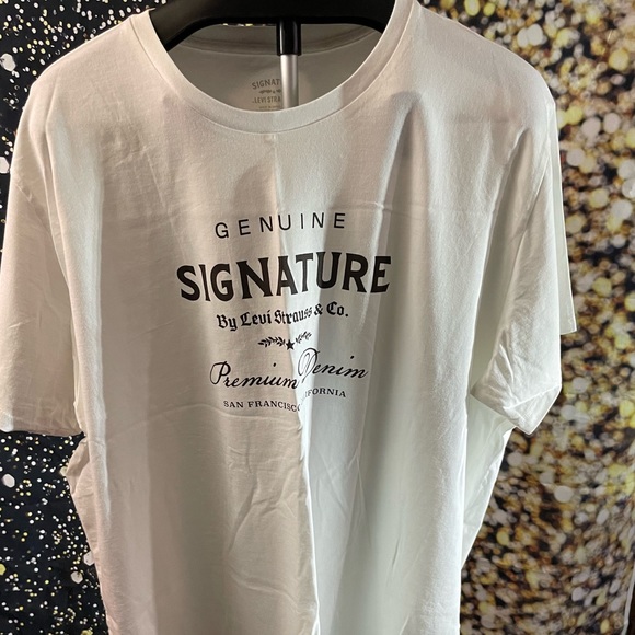 Signature Levi’s T-shirt - Picture 2 of 5
